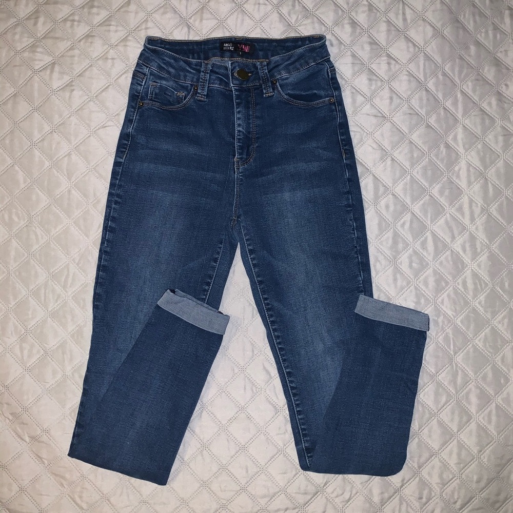 Ankle length, high rise jeans